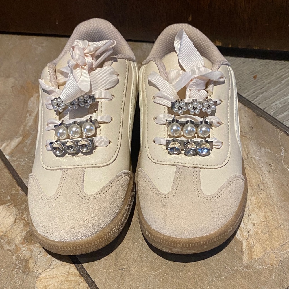 Cat & Jack Girls Cream and Tan Jewel Accent Sneakers